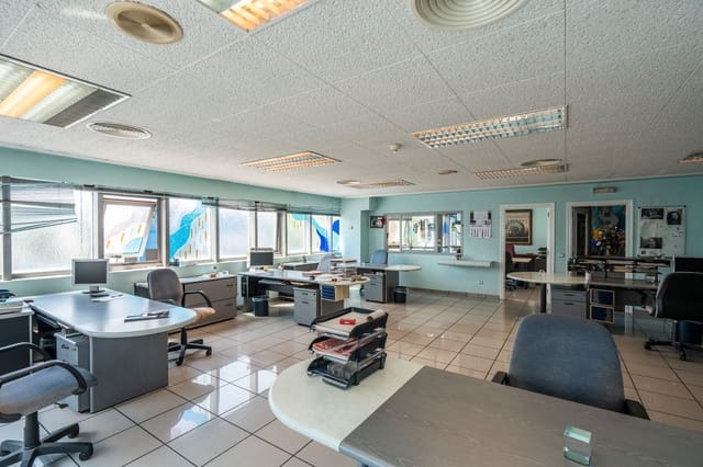 Commercial for sale in Móstoles - € 1,390,000 (Ref: 9064712)