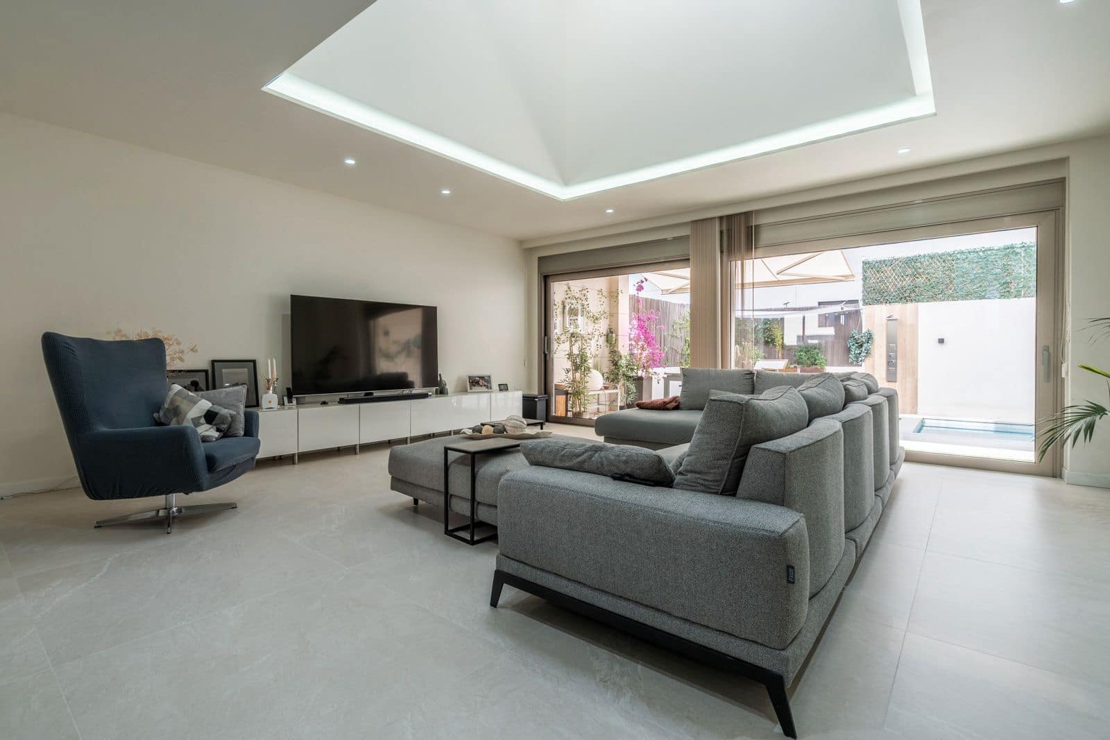 4 sypialnia Dom blizniak na sprzedaż w Miasto Madryt z basenem garażem - 1 595 000 € (Ref: 9081063)