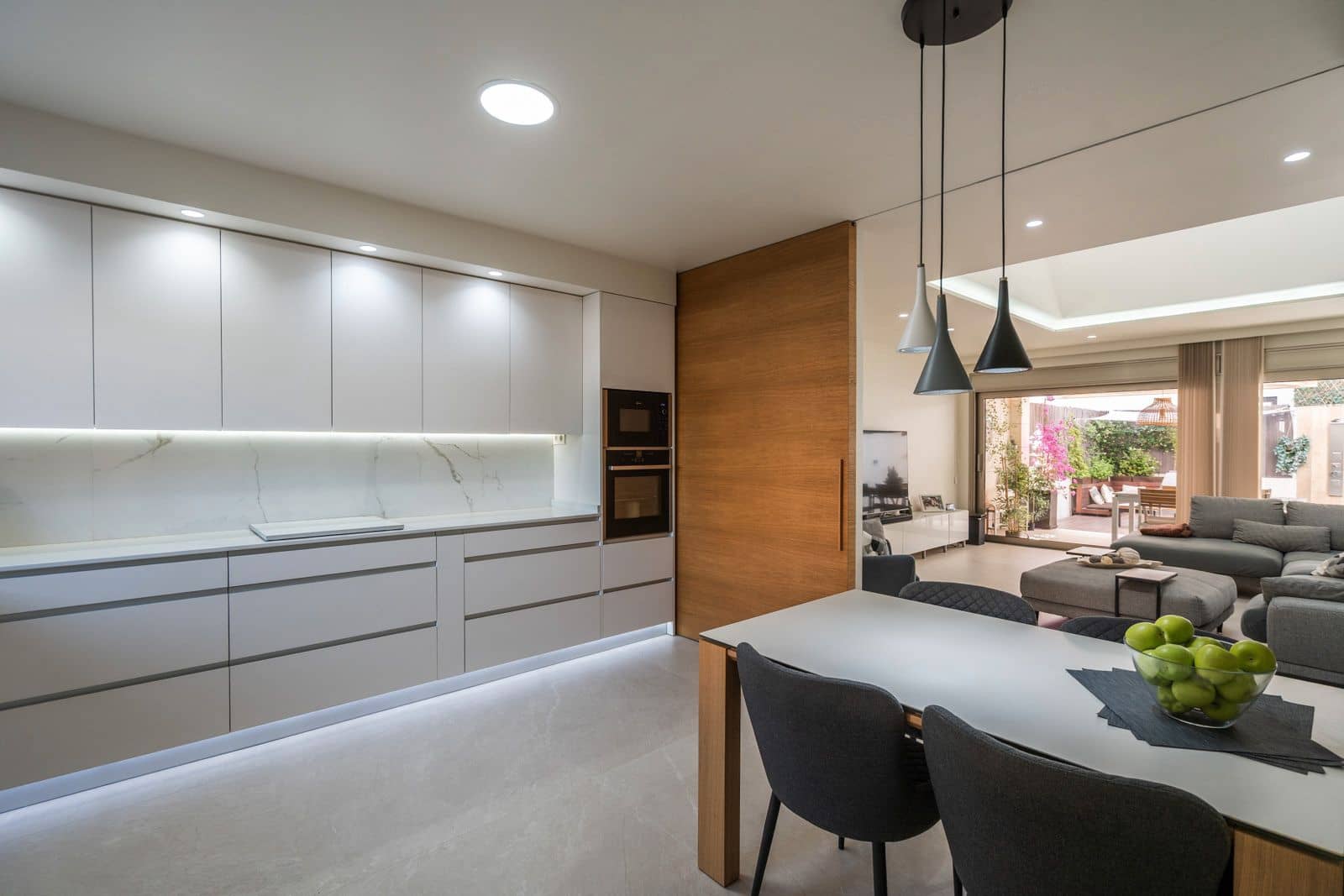 4 sypialnia Dom blizniak na sprzedaż w Miasto Madryt z basenem garażem - 1 595 000 € (Ref: 9081063)