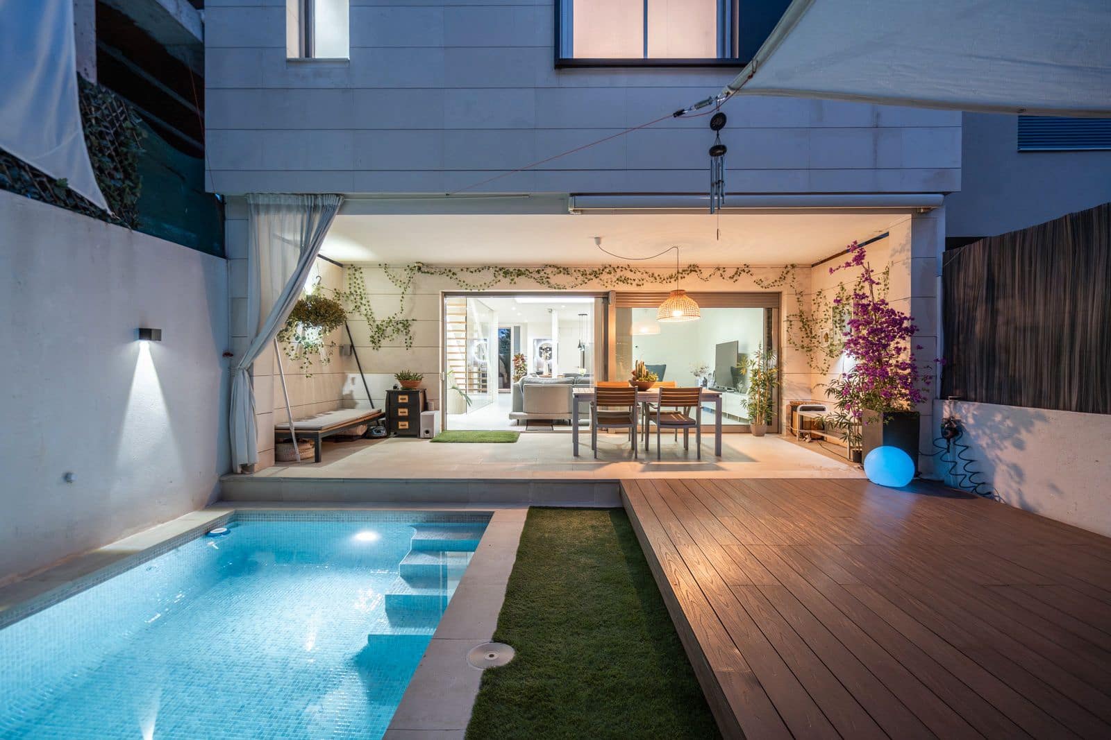 4 sypialnia Dom blizniak na sprzedaż w Miasto Madryt z basenem garażem - 1 595 000 € (Ref: 9081063)