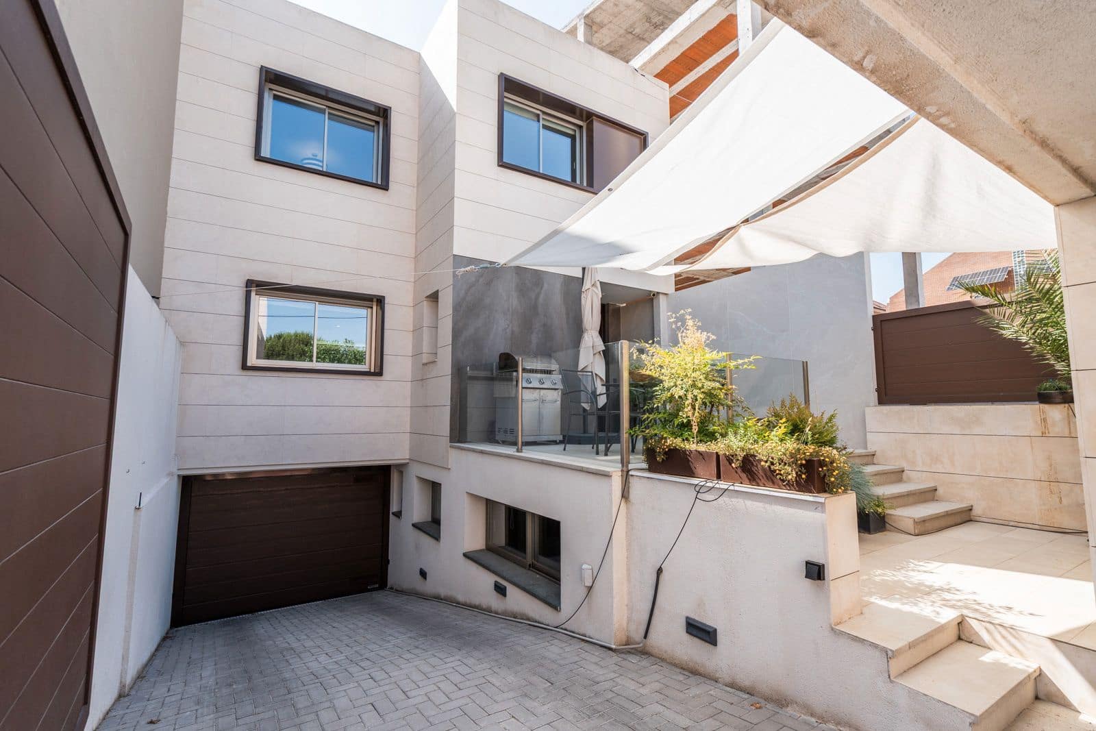 4 sypialnia Dom blizniak na sprzedaż w Miasto Madryt z basenem garażem - 1 595 000 € (Ref: 9081063)