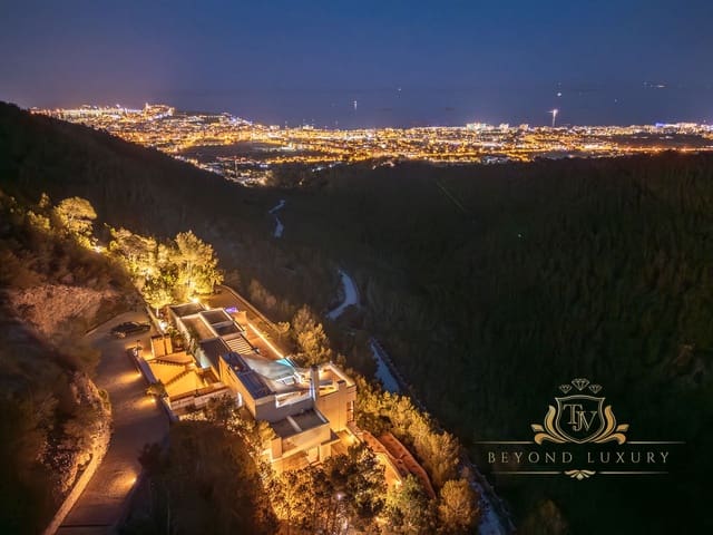 6 sypialnia Willa na sprzedaż w Miasto Ibiza / Eivissa z basenem garażem - 10 000 000 € (Ref: 9101397)