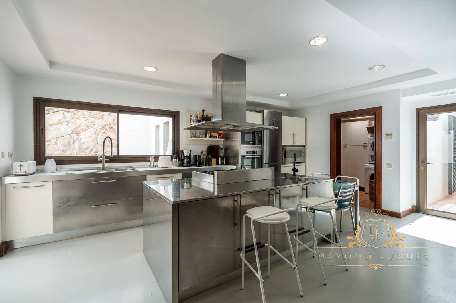 6 sypialnia Willa na sprzedaż w Miasto Ibiza / Eivissa z basenem garażem - 10 000 000 € (Ref: 9101397)