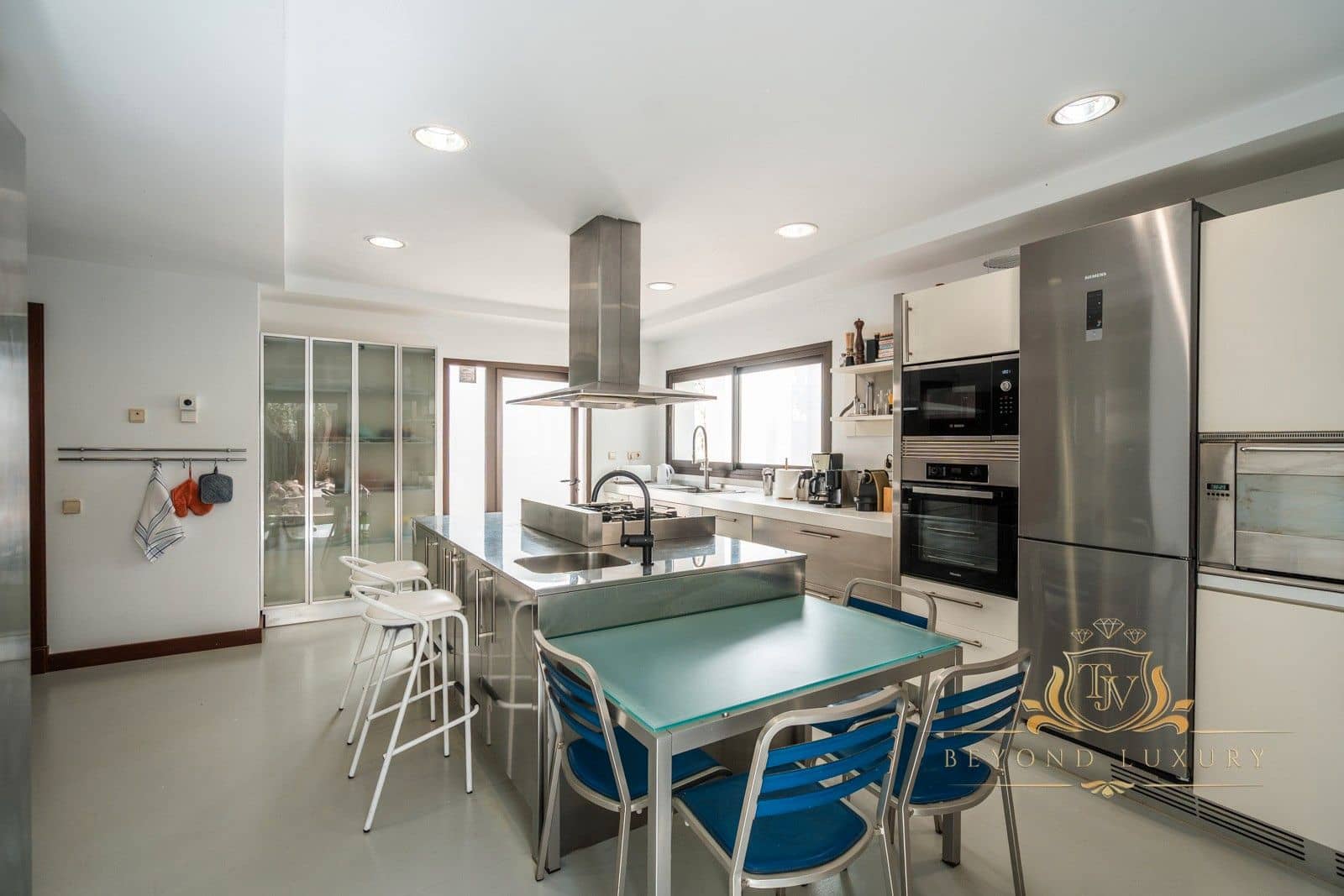 6 sypialnia Willa na sprzedaż w Miasto Ibiza / Eivissa z basenem garażem - 10 000 000 € (Ref: 9101397)