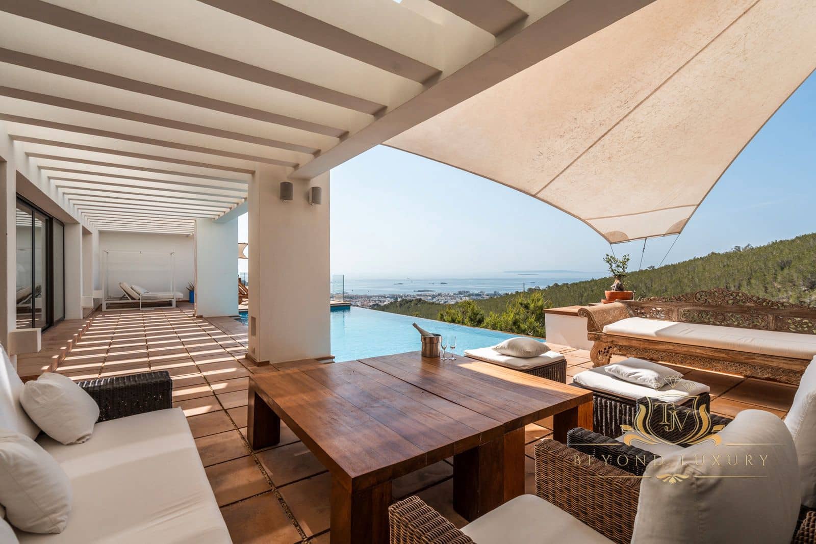 6 sypialnia Willa na sprzedaż w Miasto Ibiza / Eivissa z basenem garażem - 10 000 000 € (Ref: 9101397)