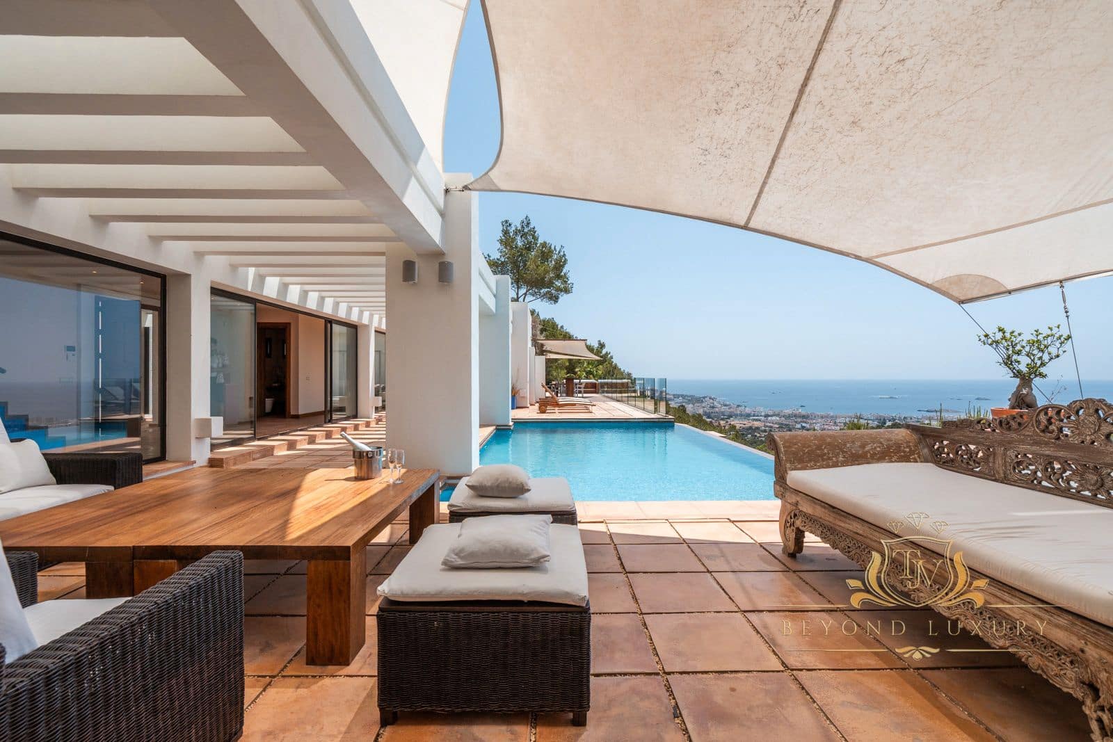 6 sypialnia Willa na sprzedaż w Miasto Ibiza / Eivissa z basenem garażem - 10 000 000 € (Ref: 9101397)