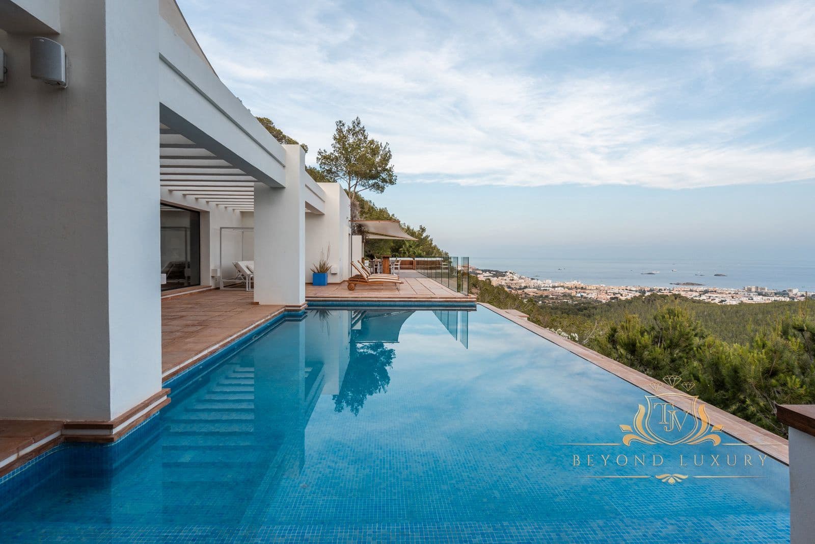 6 sypialnia Willa na sprzedaż w Miasto Ibiza / Eivissa z basenem garażem - 10 000 000 € (Ref: 9101397)