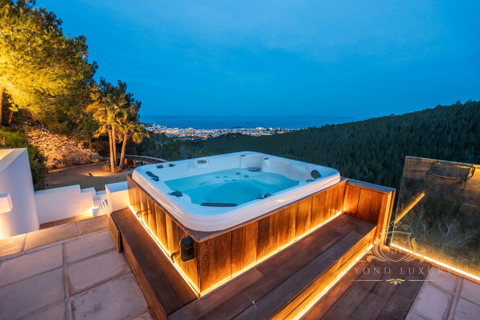 6 sypialnia Willa na sprzedaż w Miasto Ibiza / Eivissa z basenem garażem - 10 000 000 € (Ref: 9101397)