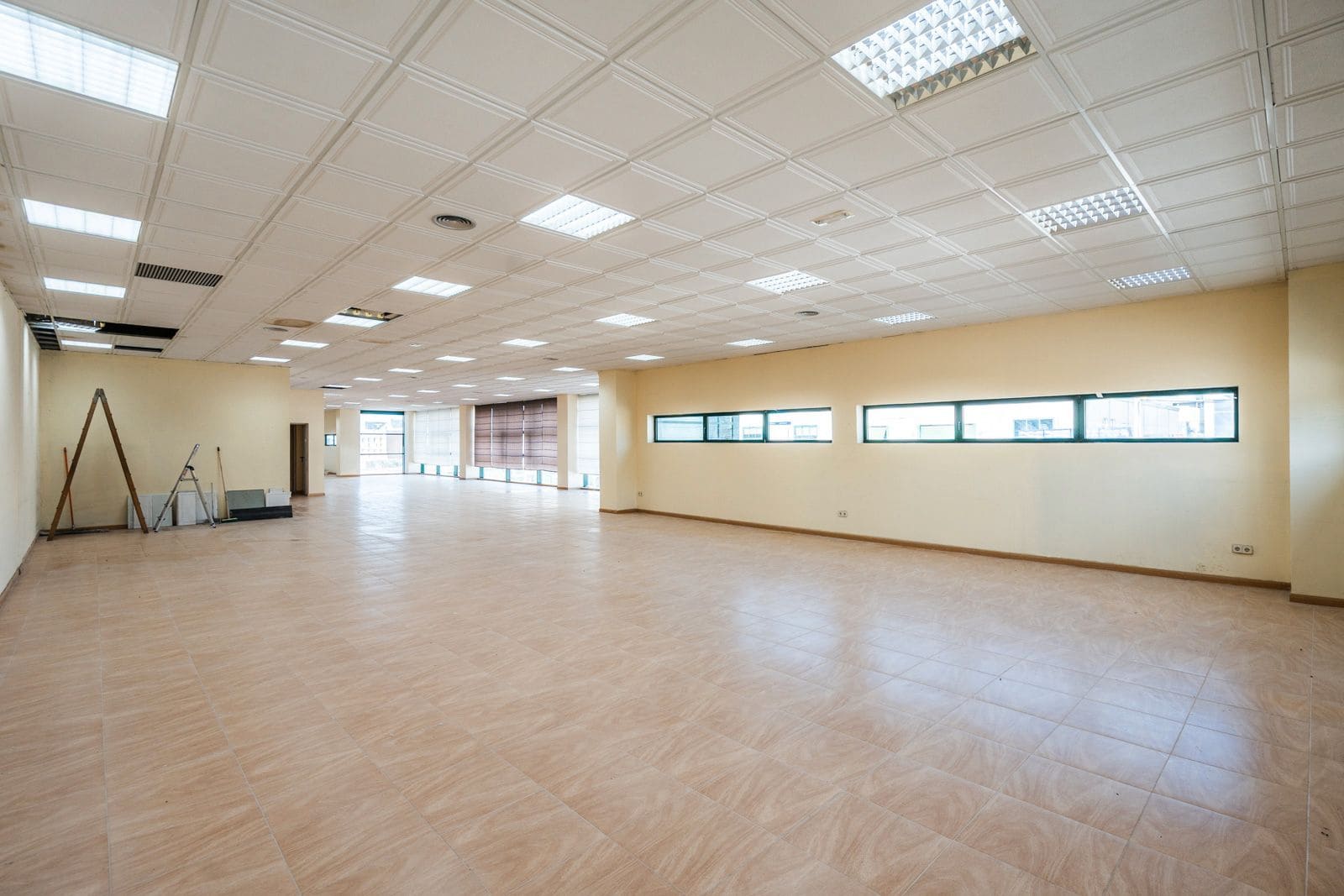 Erhverv til salg i Colmenar Viejo - € 3.990.000 (Ref: 9104106)