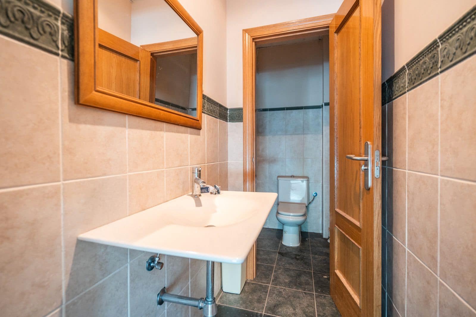 Erhverv til salg i Colmenar Viejo - € 3.990.000 (Ref: 9104106)