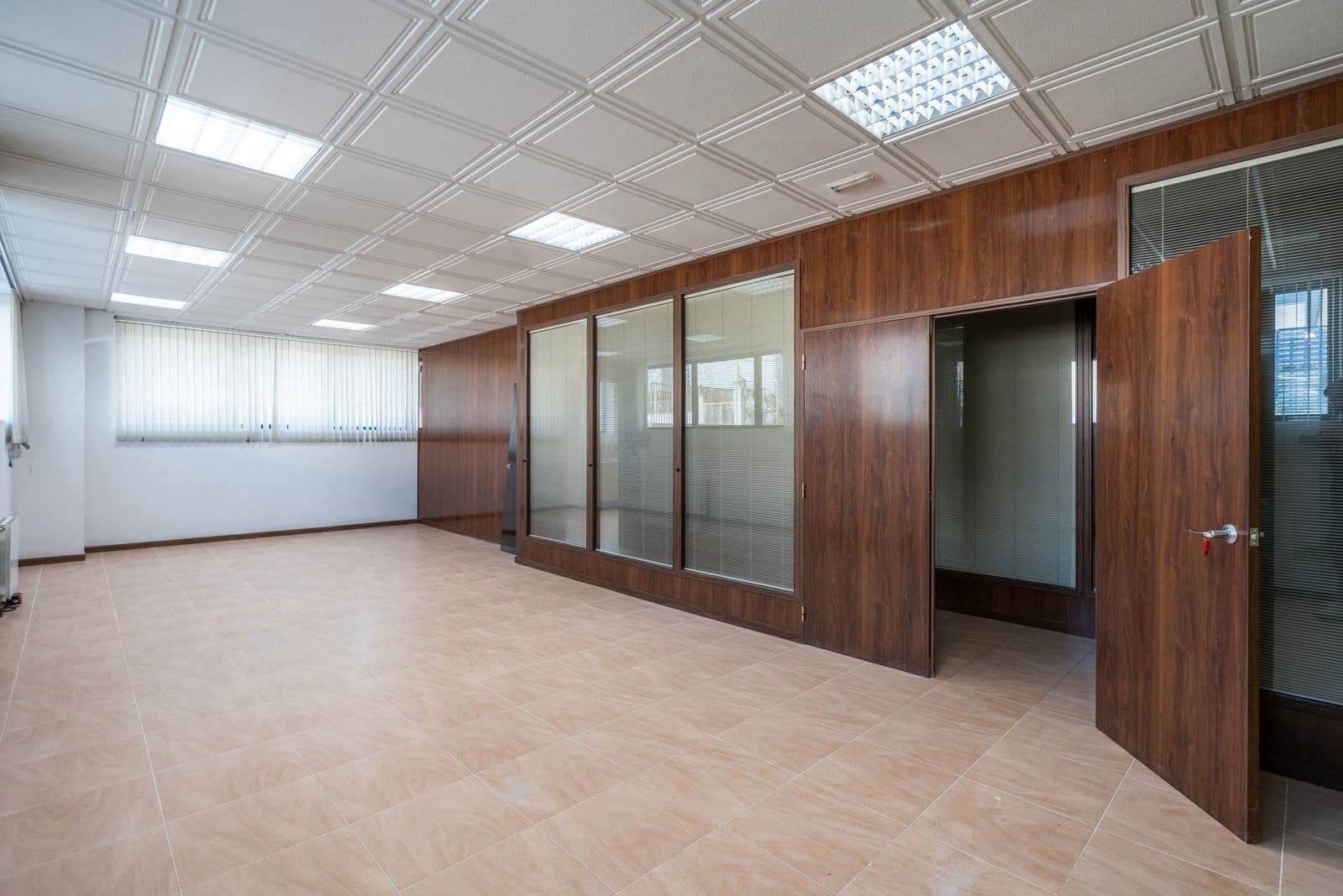 Erhverv til salg i Colmenar Viejo - € 3.990.000 (Ref: 9104106)