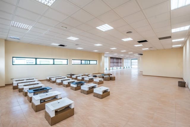 Local Commercial à vendre à Colmenar Viejo - 3 990 000 € (Ref: 9104106)