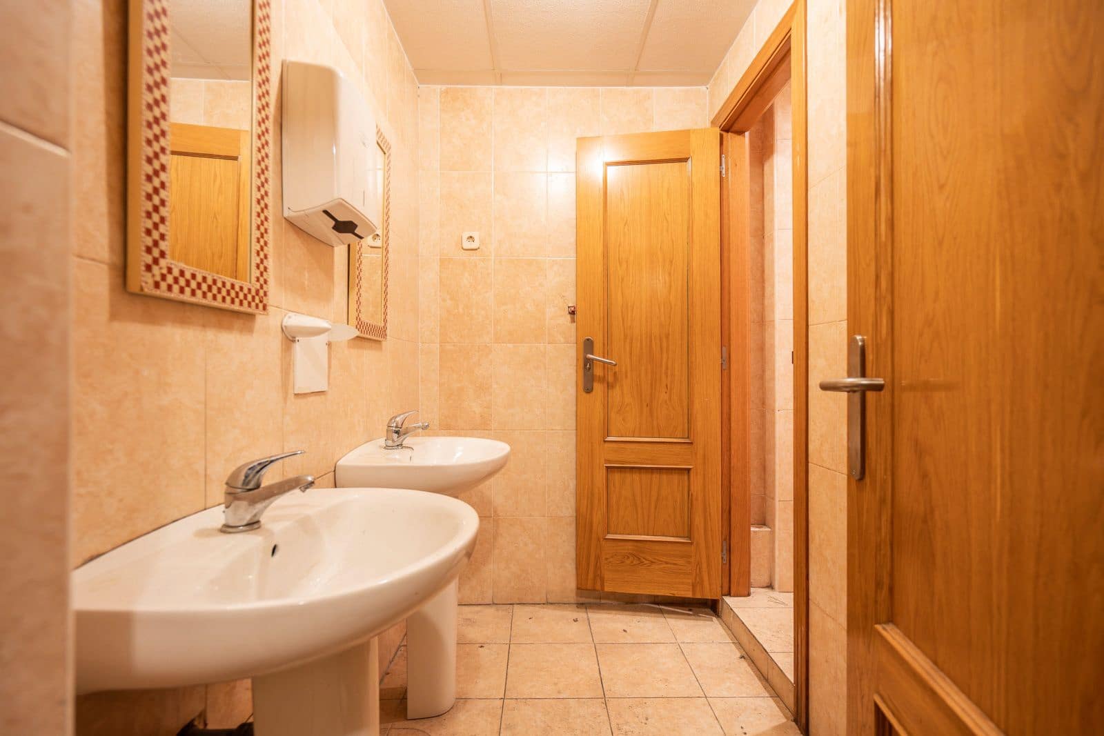 Erhverv til salg i Colmenar Viejo - € 3.990.000 (Ref: 9104106)