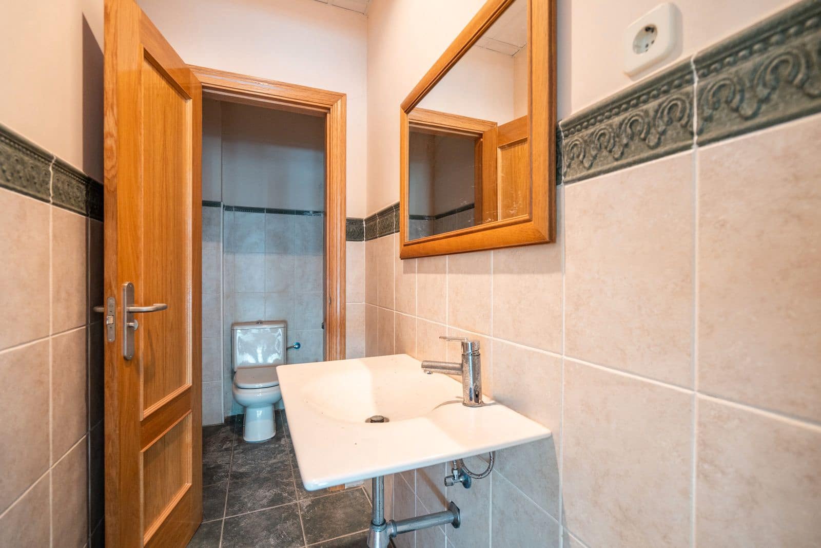 Erhverv til salg i Colmenar Viejo - € 3.990.000 (Ref: 9104106)