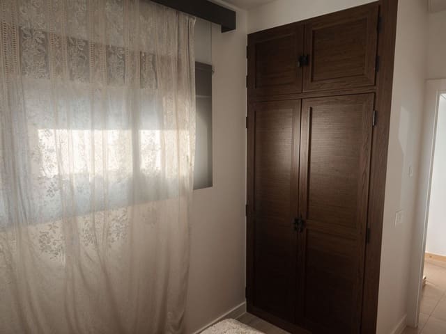 3 slaapkamer Halfvrijstaande villa te koop in Lanzahíta - € 110.000 (Ref: 9108288)