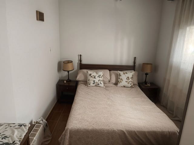 3 slaapkamer Halfvrijstaande villa te koop in Lanzahíta - € 110.000 (Ref: 9108288)