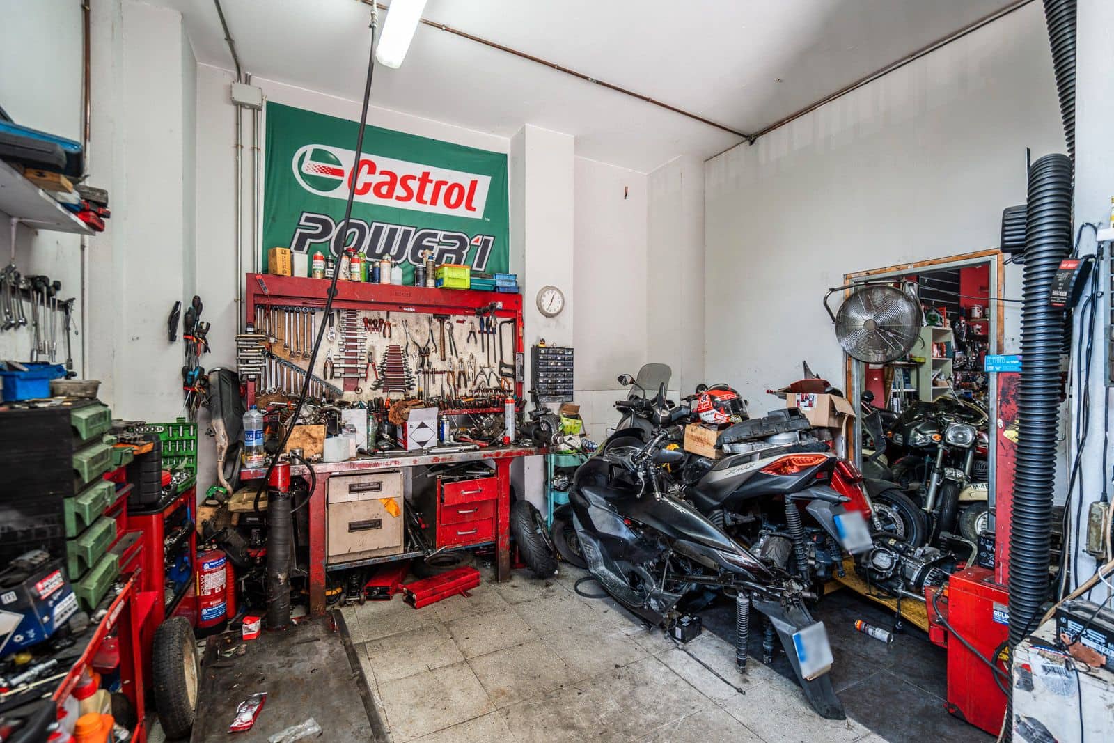 Erhverv til salg i Majadahonda - € 315.000 (Ref: 9113684)