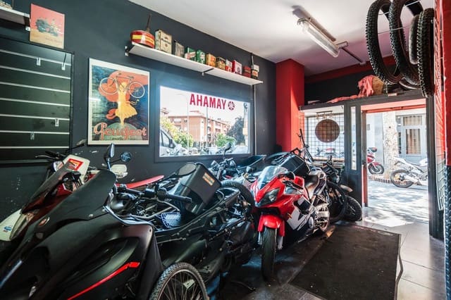 Comercial para venda em Majadahonda - 315 000 € (Ref: 9113684)