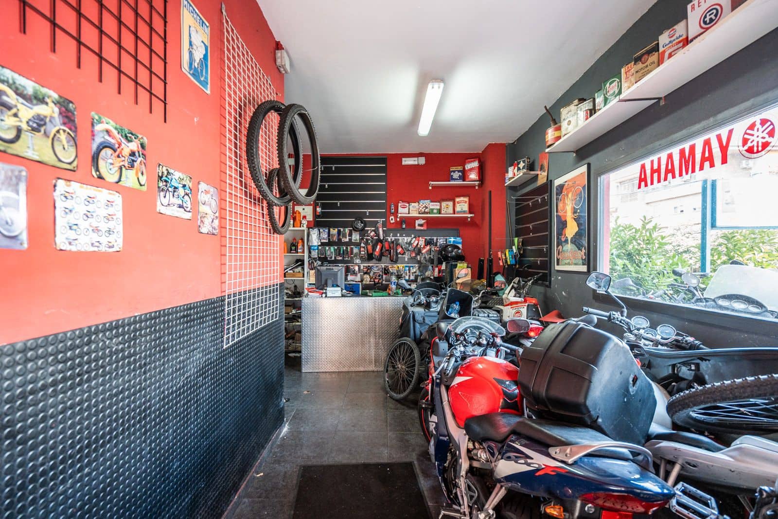 Erhverv til salg i Majadahonda - € 315.000 (Ref: 9113684)