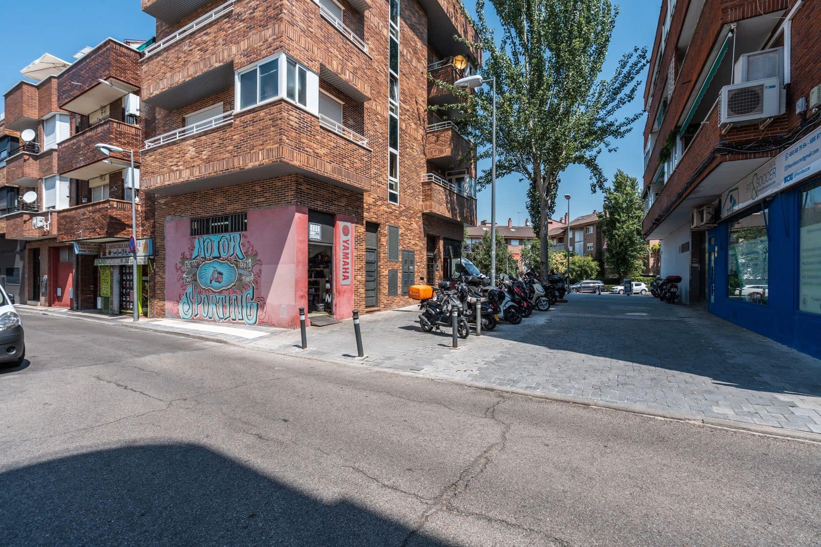 Erhverv til salg i Majadahonda - € 315.000 (Ref: 9113684)