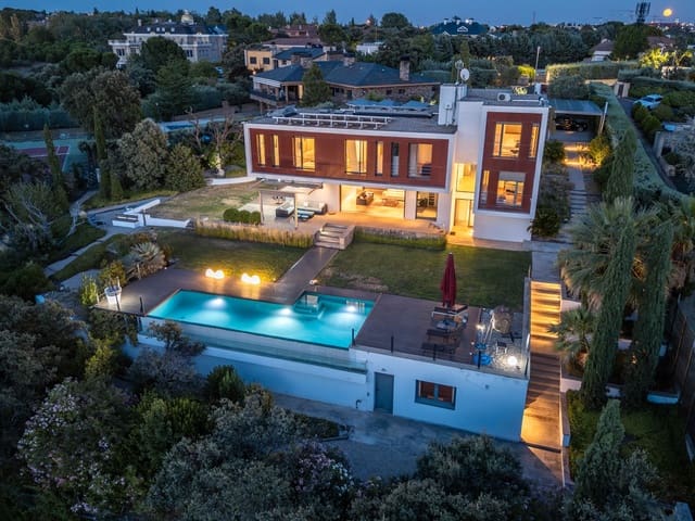 7 soveværelse Villa til salg i Las Rozas de Madrid med swimmingpool garage - € 2.200.000 (Ref: 9133456)