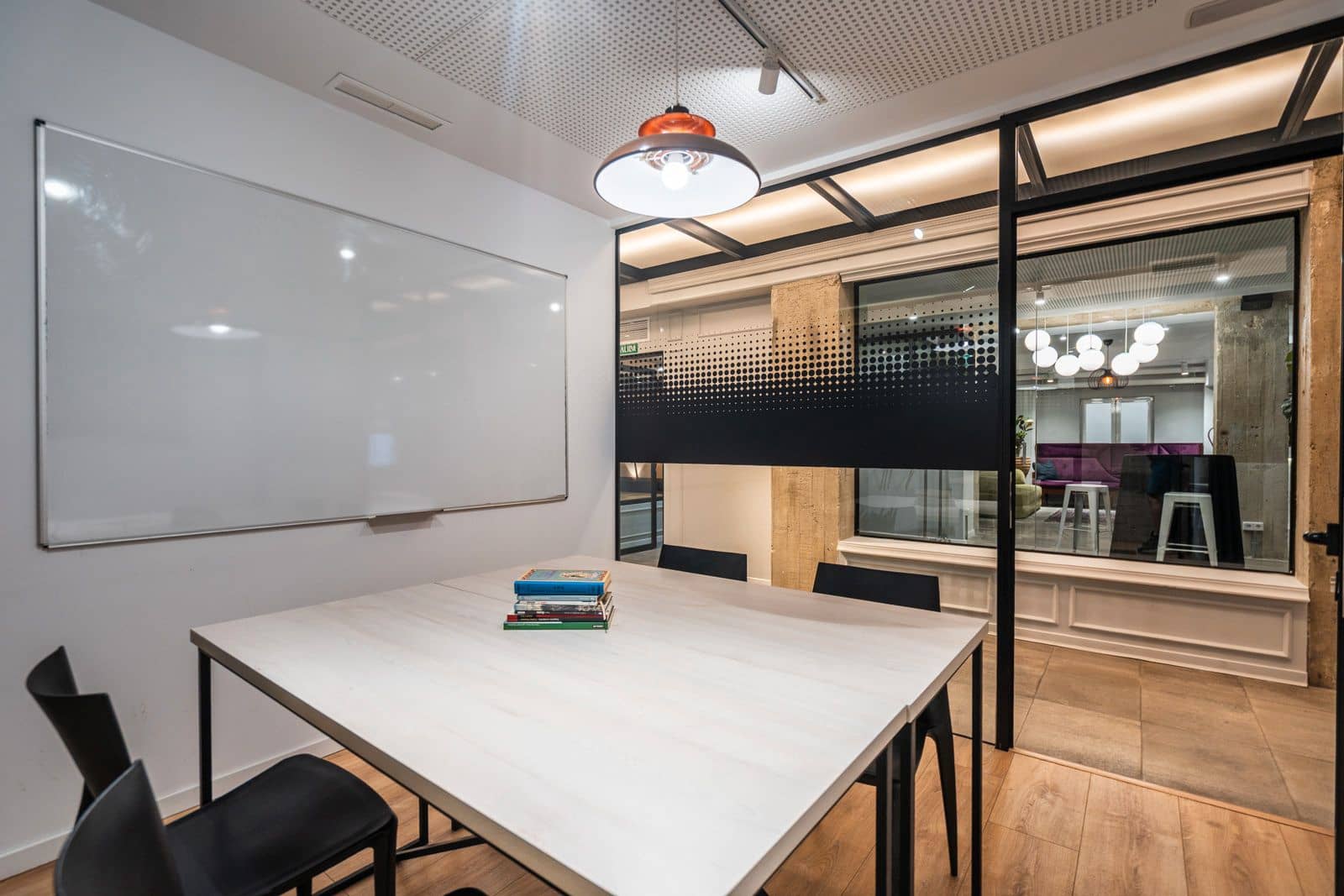 Erhverv til leje i Madrid by - € 2.200 (Ref: 9145822)