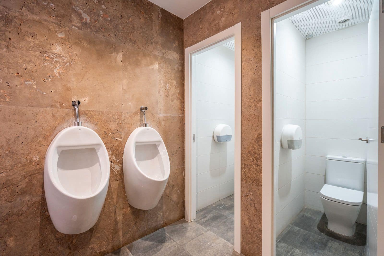 Erhverv til leje i Madrid by - € 2.200 (Ref: 9145822)