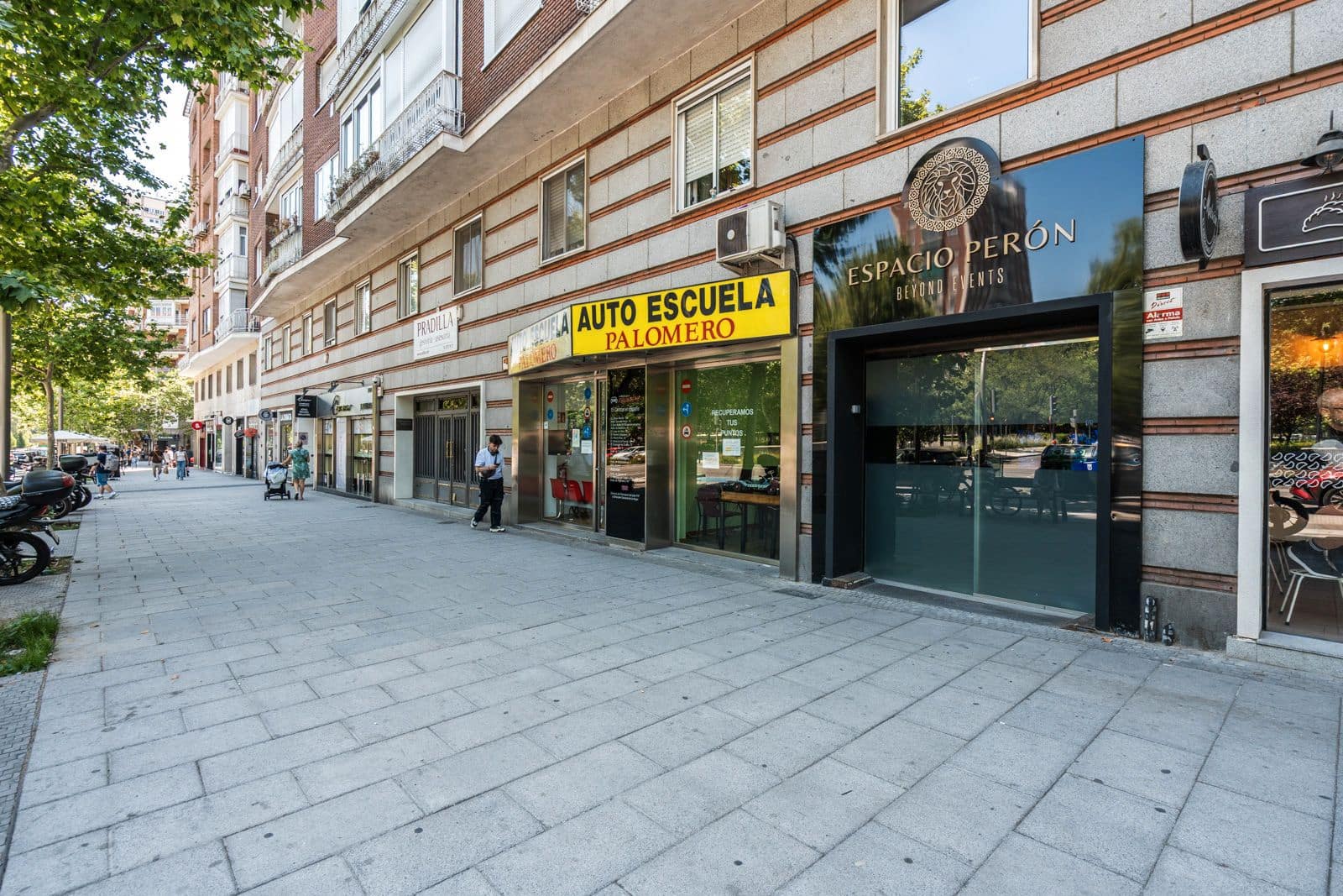 Erhverv til leje i Madrid by - € 2.200 (Ref: 9145822)