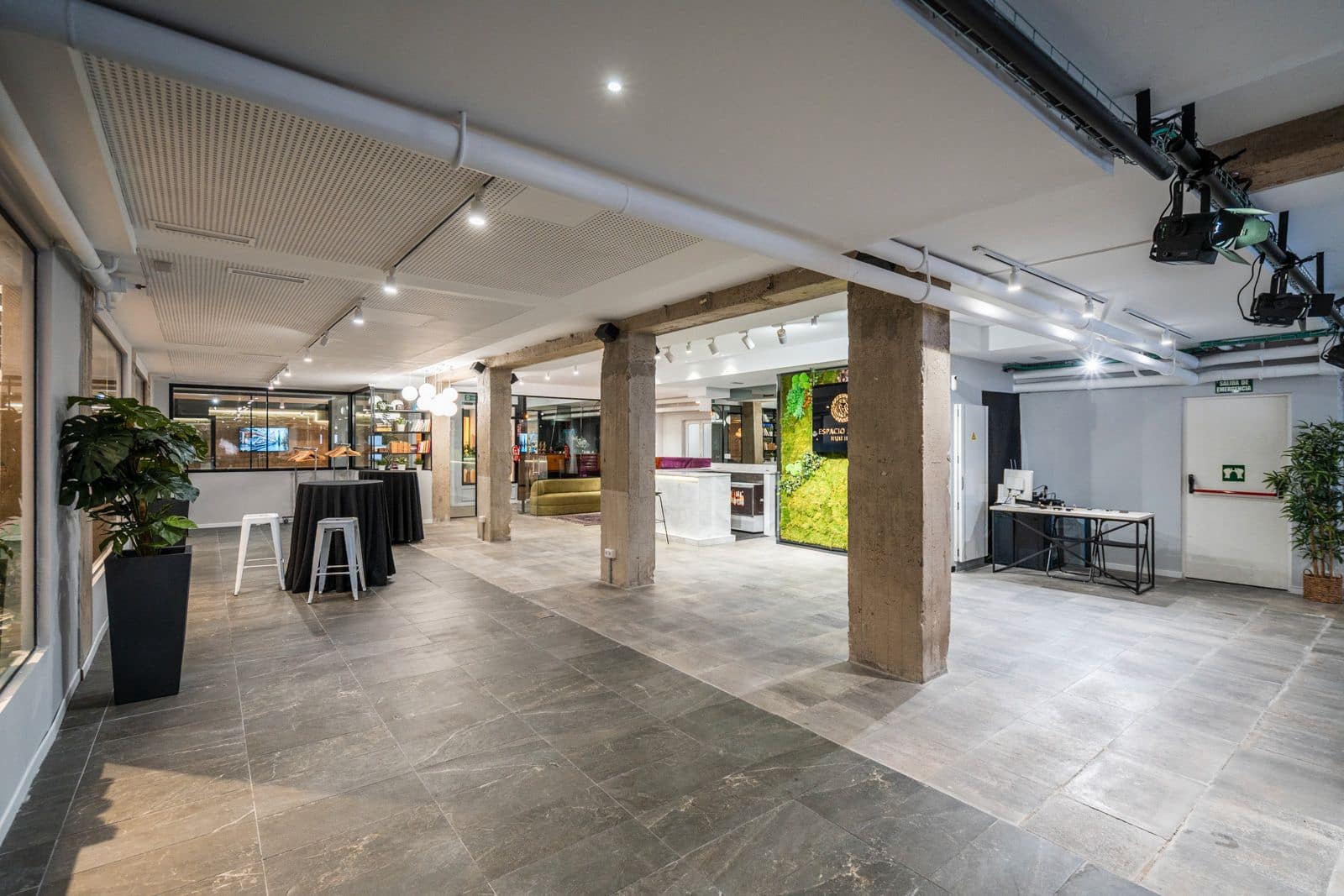 Erhverv til leje i Madrid by - € 2.200 (Ref: 9145822)