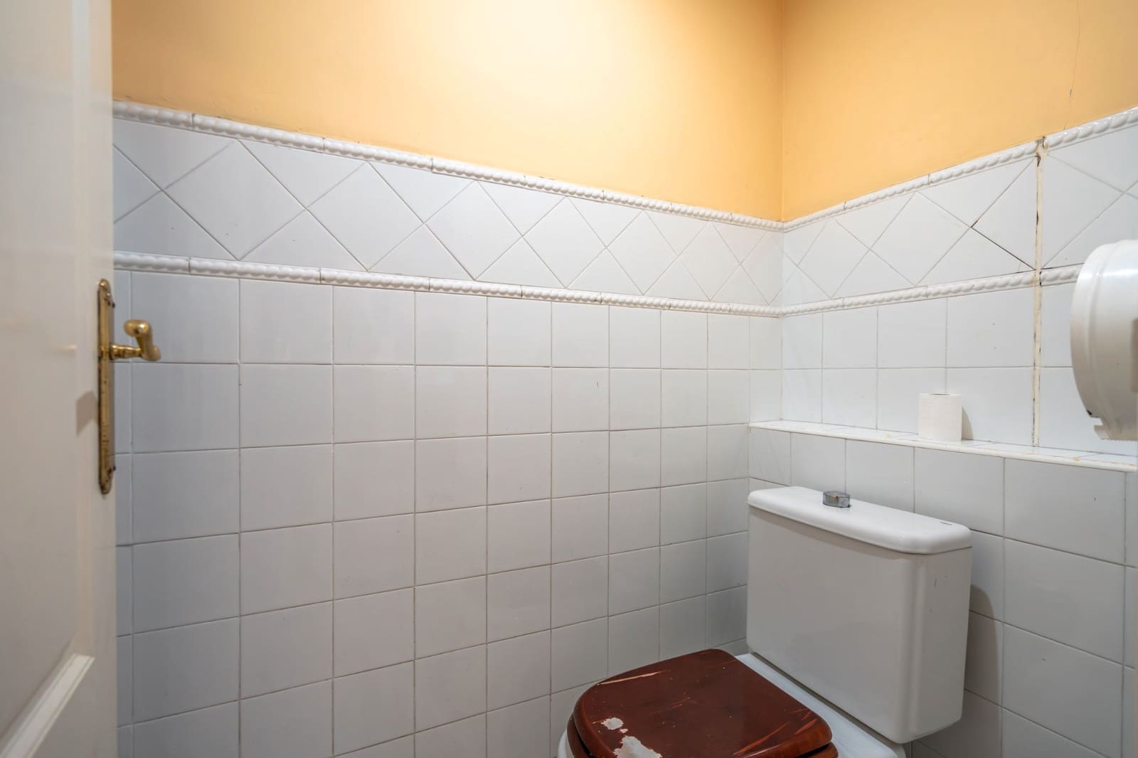 Commercial for sale in Alcorcon - € 1,200,000 (Ref: 9193024)