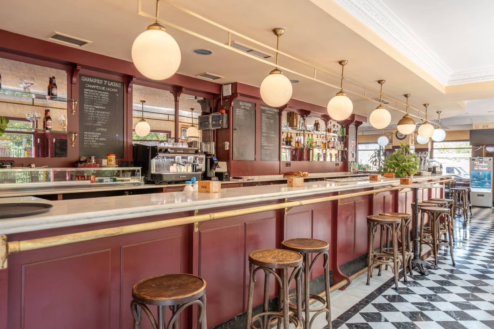 Commercial for sale in Alcorcon - € 1,200,000 (Ref: 9193024)