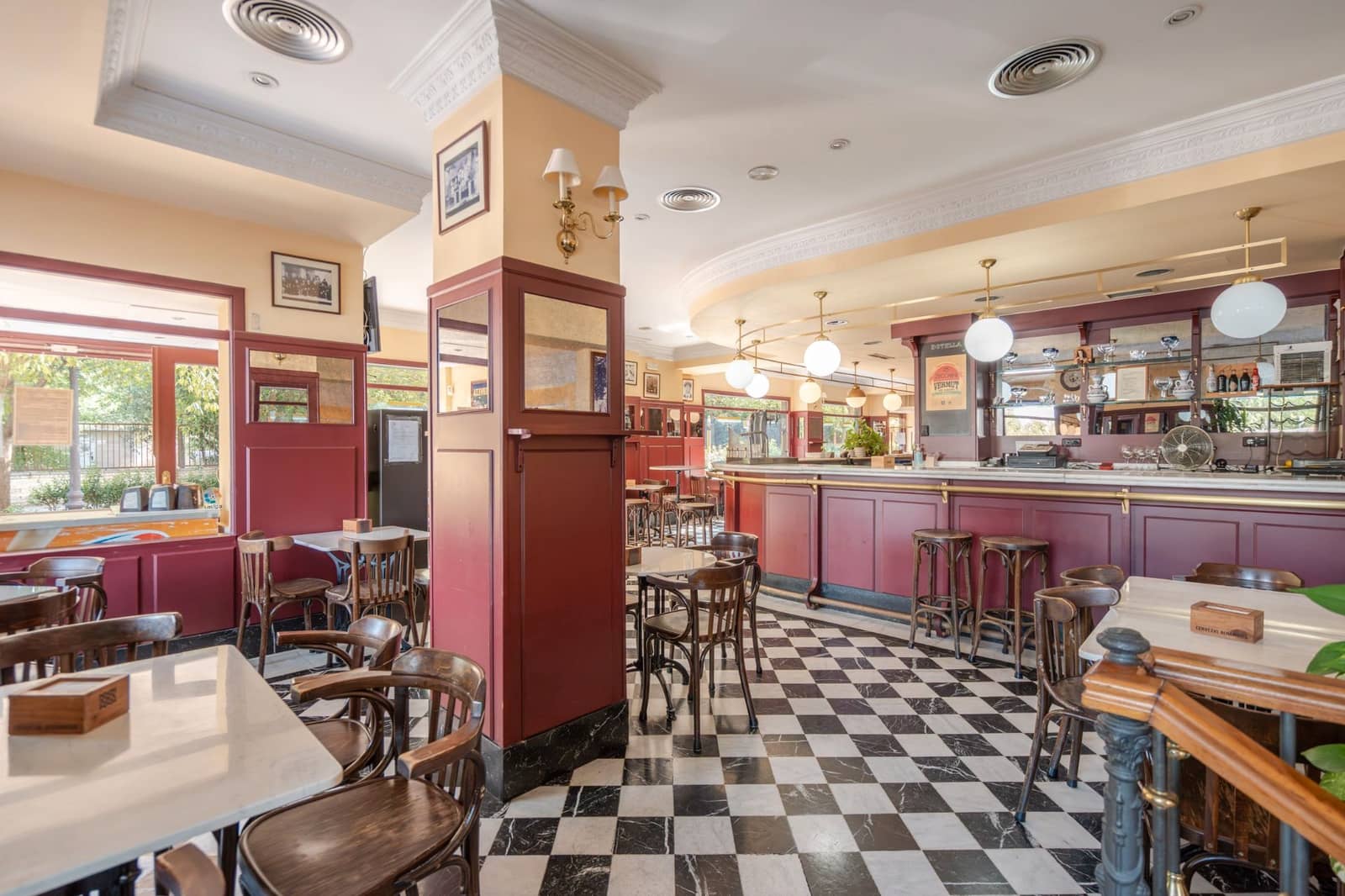 Commercial for sale in Alcorcon - € 1,200,000 (Ref: 9193024)