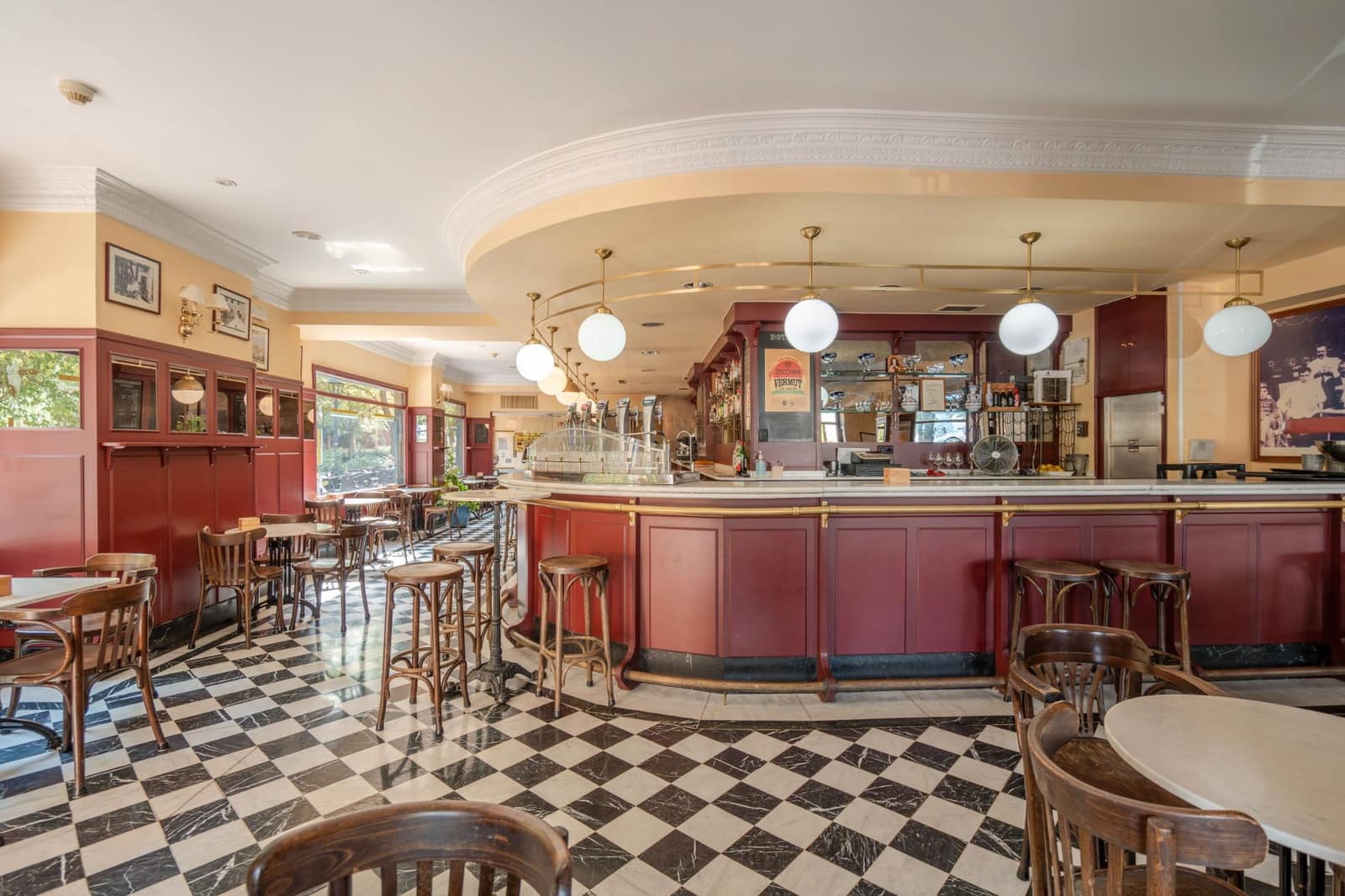 Commercial for sale in Alcorcon - € 1,200,000 (Ref: 9193024)