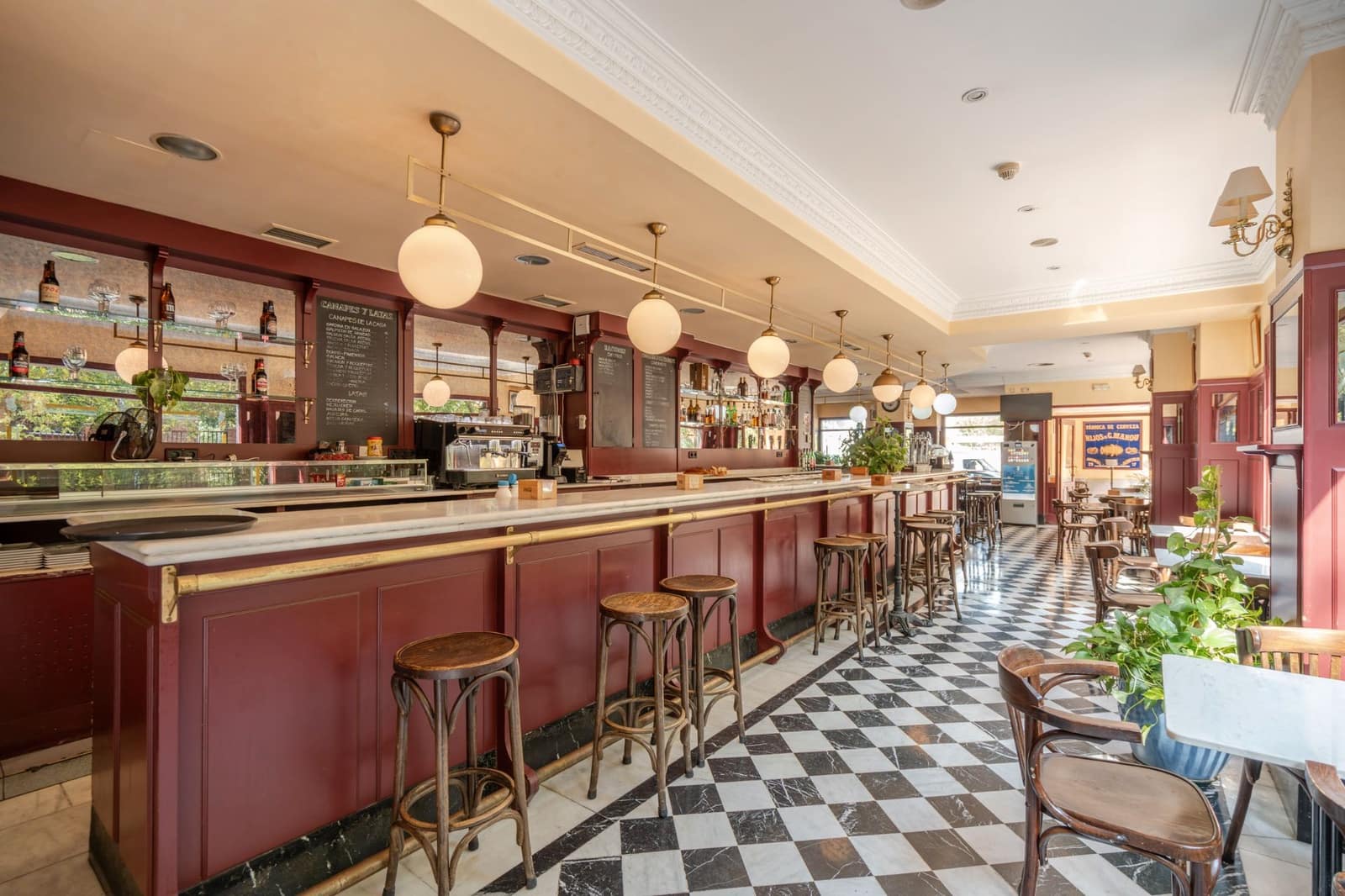 Commercial for sale in Alcorcon - € 1,200,000 (Ref: 9193024)