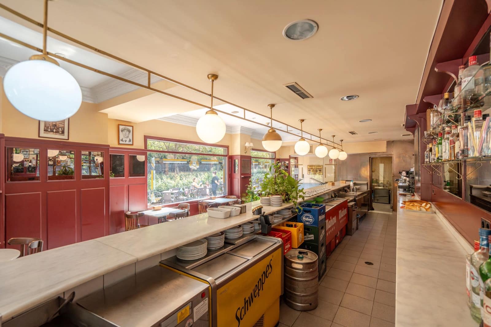 Commercial for sale in Alcorcon - € 1,200,000 (Ref: 9193024)