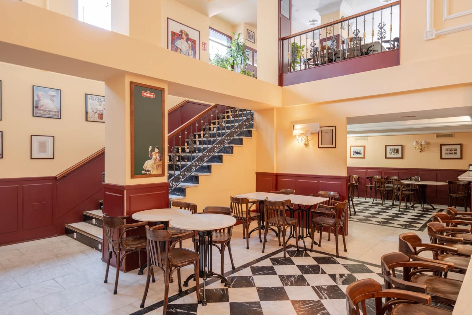 Commercial for sale in Alcorcon - € 1,200,000 (Ref: 9193024)