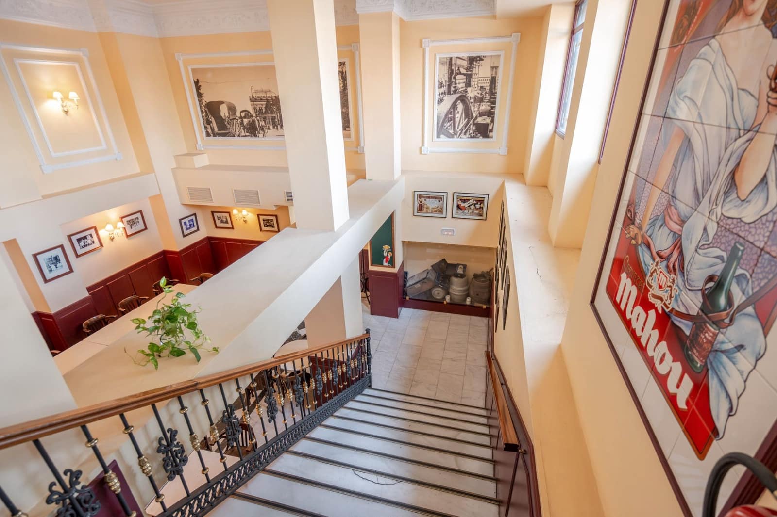 Commercial for sale in Alcorcon - € 1,200,000 (Ref: 9193024)