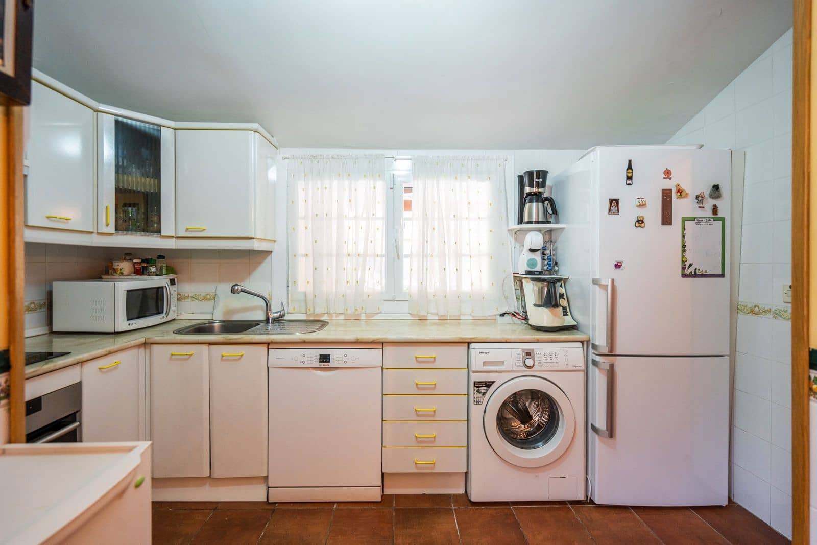 6 bedroom Villa for sale in El Barraco with pool garage - € 749,000 (Ref: 9194896)