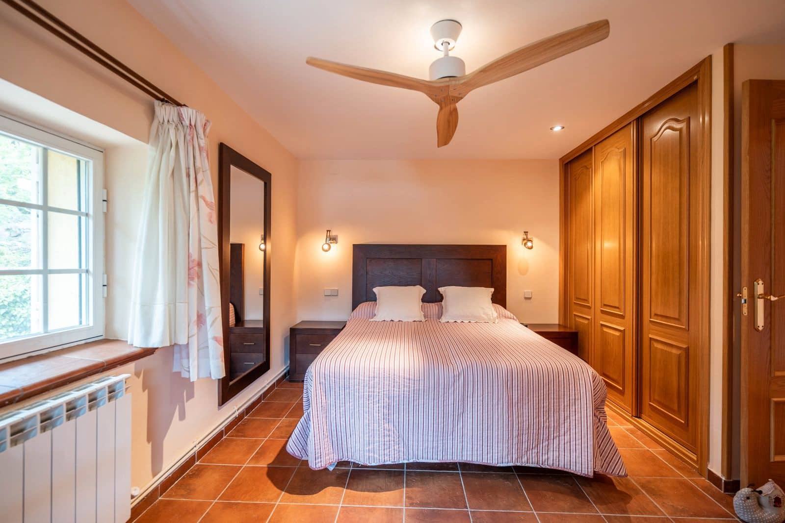 6 bedroom Villa for sale in El Barraco with pool garage - € 749,000 (Ref: 9194896)