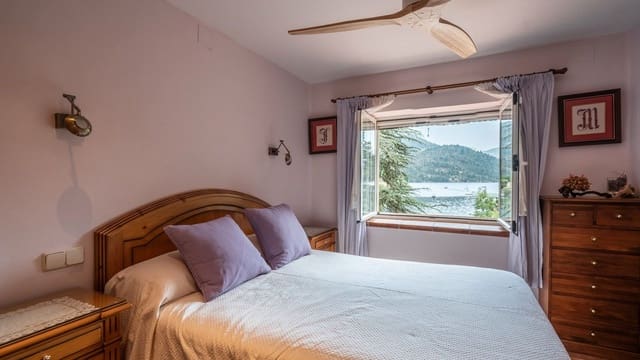 6 bedroom Villa for sale in El Barraco with pool garage - € 749,000 (Ref: 9194896)