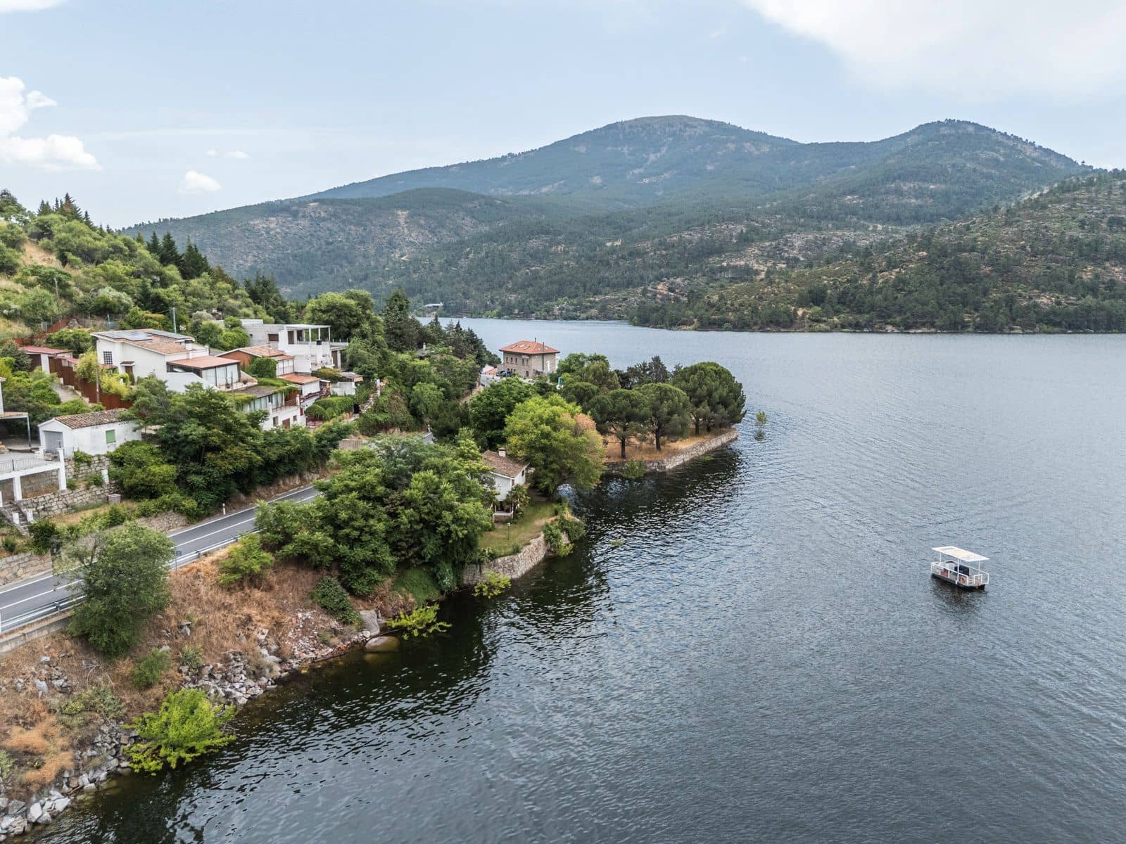 6 bedroom Villa for sale in El Barraco with pool garage - € 749,000 (Ref: 9194896)