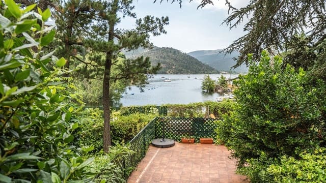 6 bedroom Villa for sale in El Barraco with pool garage - € 749,000 (Ref: 9194896)