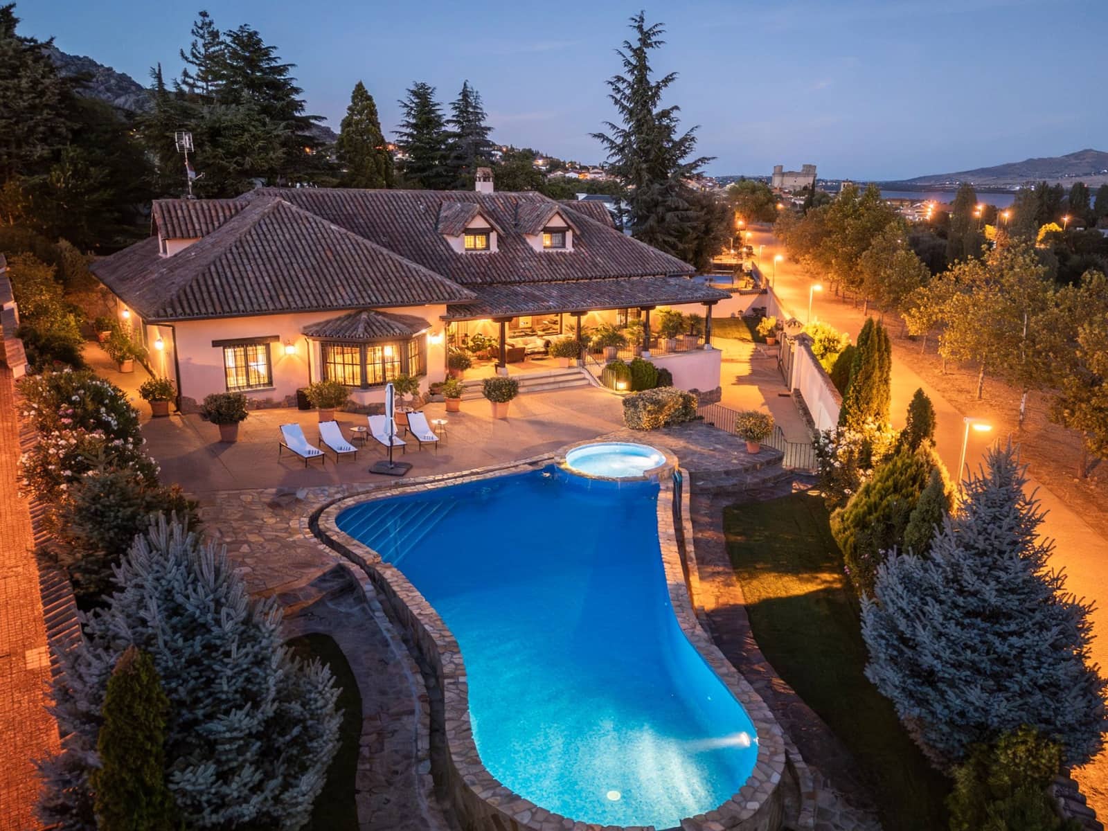 5 soveværelse Villa til salg i Manzanares el Real med swimmingpool - € 1.275.000 (Ref: 9237907)