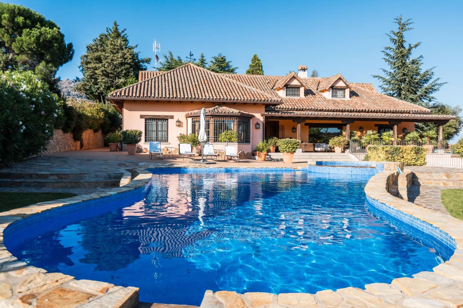 5 soveværelse Villa til salg i Manzanares el Real med swimmingpool - € 1.275.000 (Ref: 9237907)
