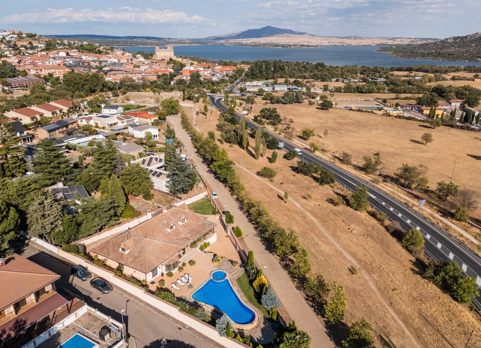 5 soveværelse Villa til salg i Manzanares el Real med swimmingpool - € 1.275.000 (Ref: 9237907)