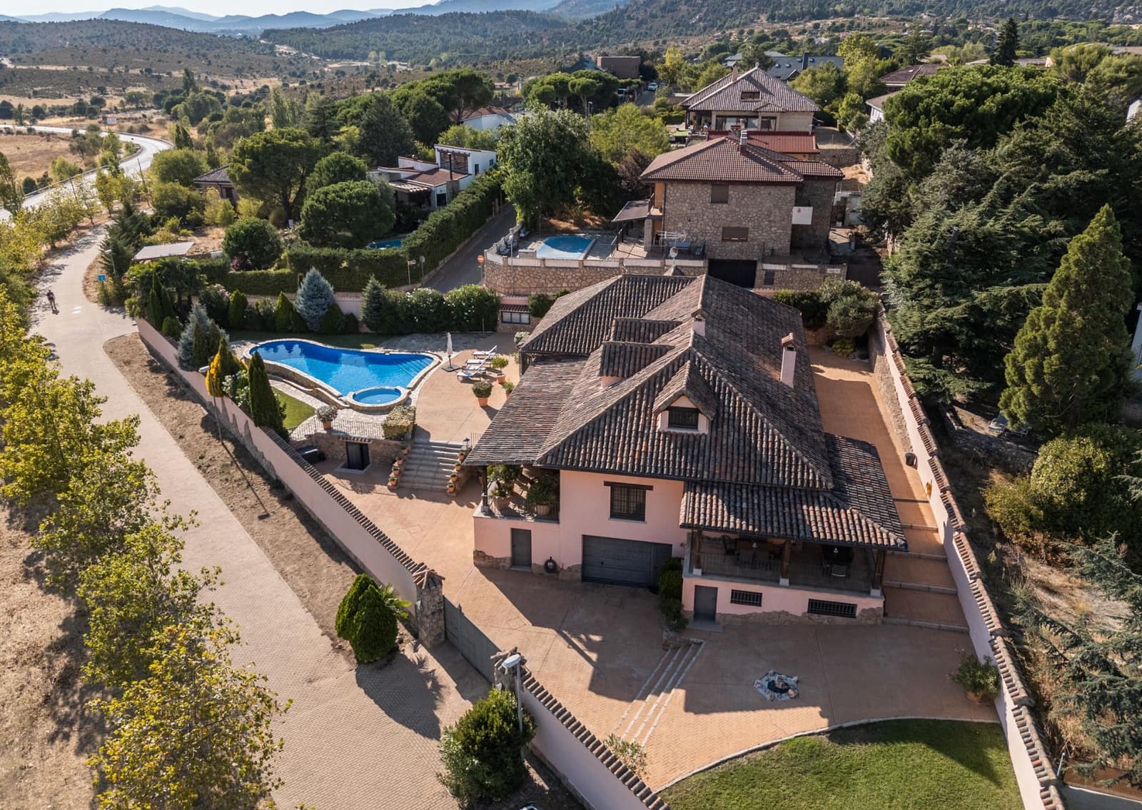 5 soveværelse Villa til salg i Manzanares el Real med swimmingpool - € 1.275.000 (Ref: 9237907)