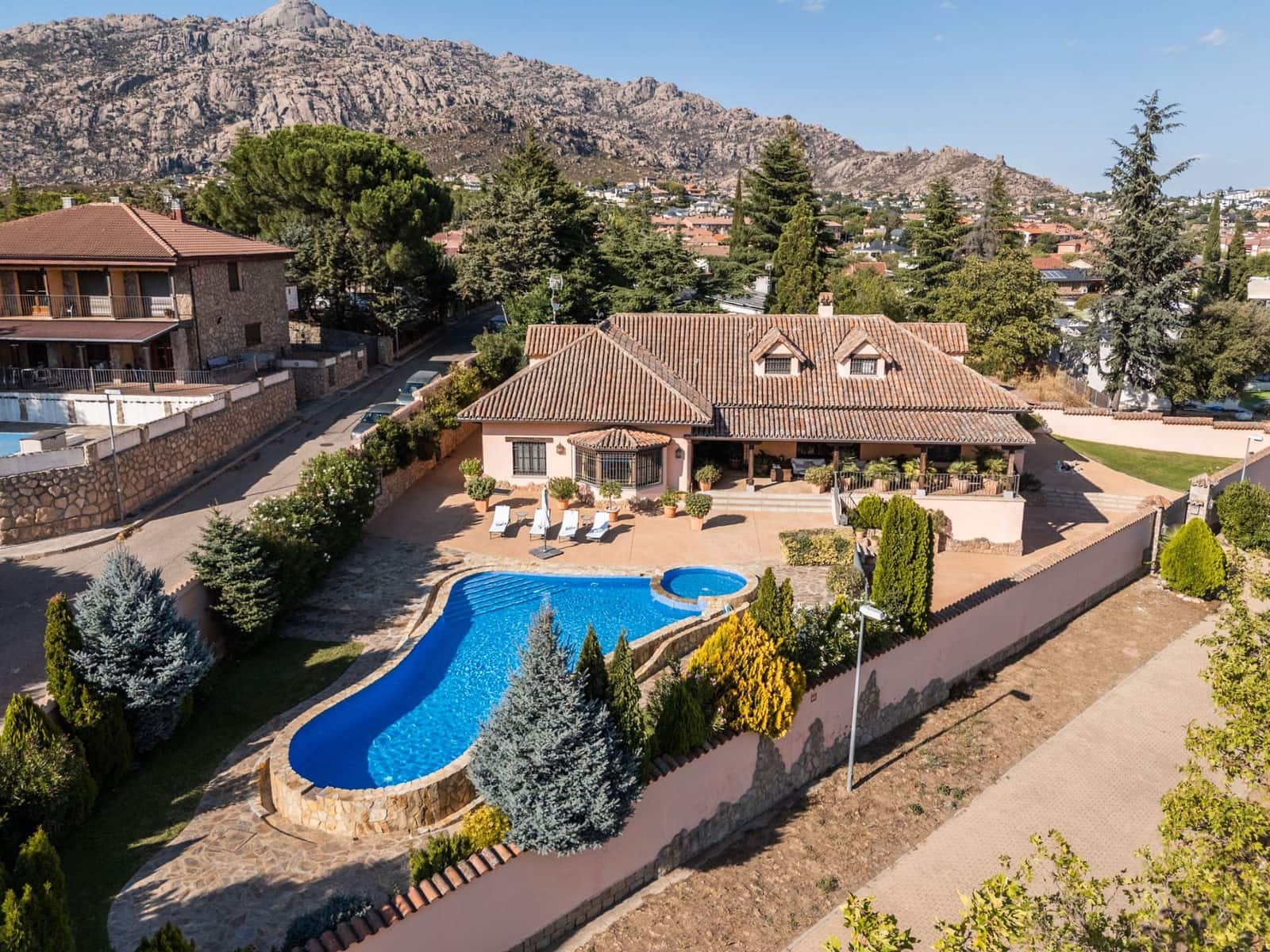 5 soveværelse Villa til salg i Manzanares el Real med swimmingpool - € 1.275.000 (Ref: 9237907)