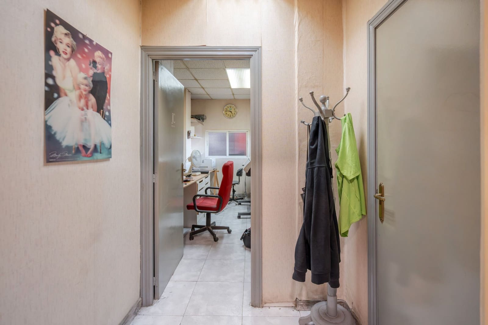 Erhverv til salg i Madrid by - € 325.000 (Ref: 9274158)