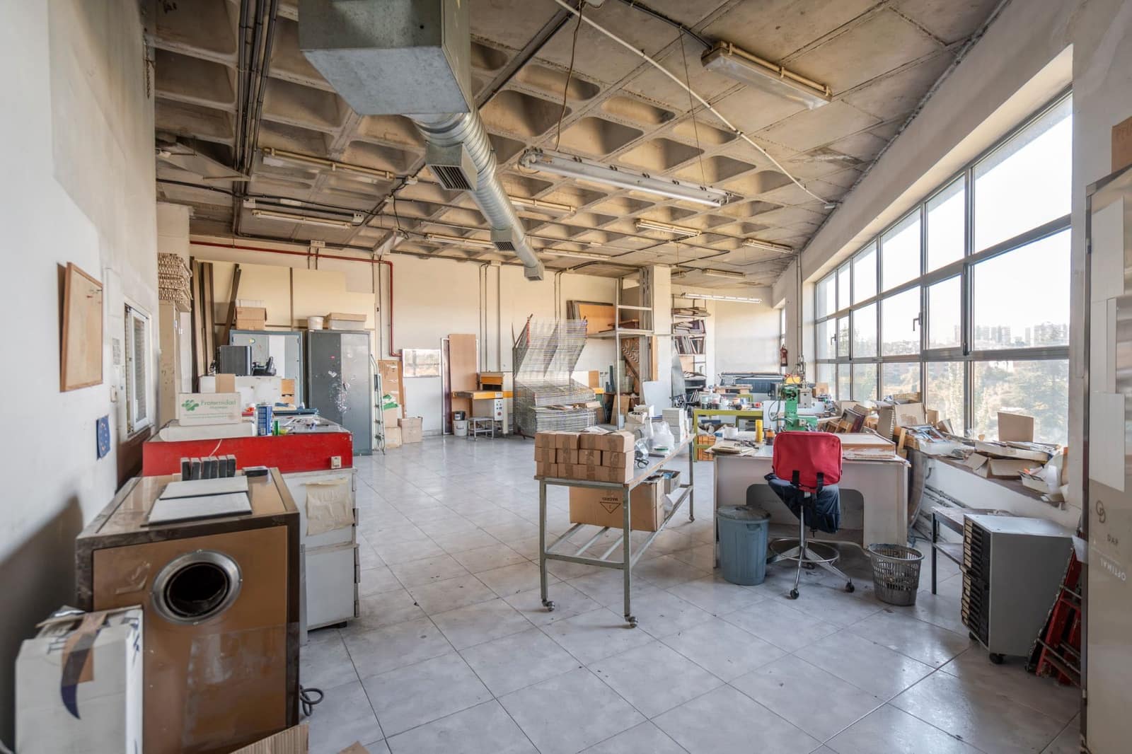 Erhverv til salg i Madrid by - € 325.000 (Ref: 9274158)