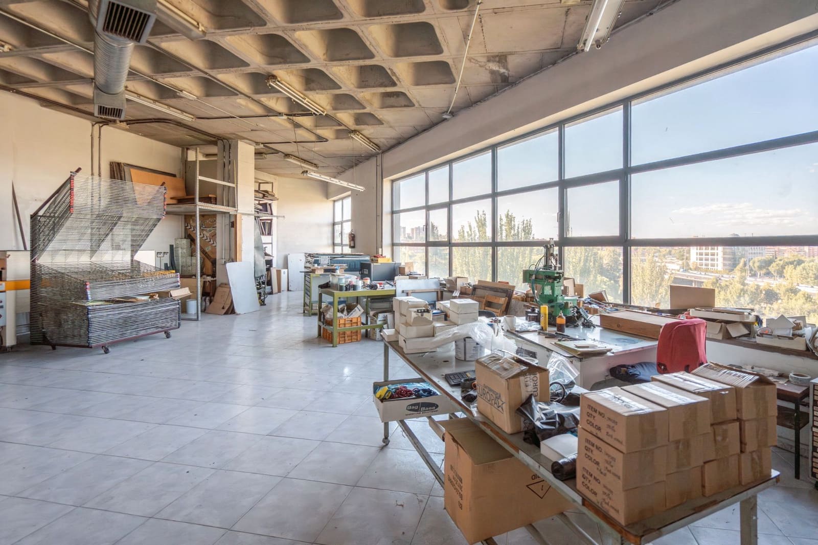 Erhverv til salg i Madrid by - € 325.000 (Ref: 9274158)